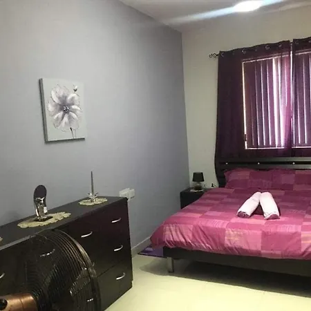 Noreen's , Bright Cosy Διαμέρισμα *